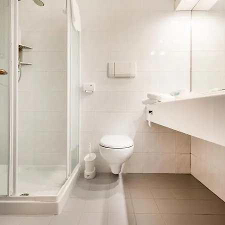 Hotel De Nac 3*