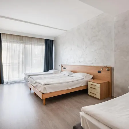 Hotel De Nac 3*