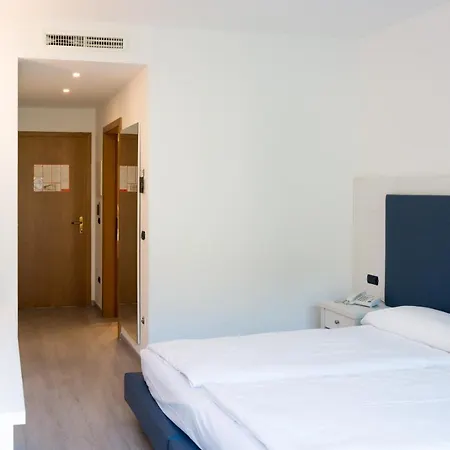 De Nac Hotel